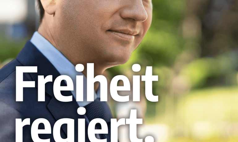 „Freiheit regiert.“ – Hochformat